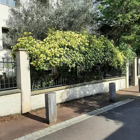 Sejour A La Chataigneraie Bed & Breakfast Rueil-Malmaison